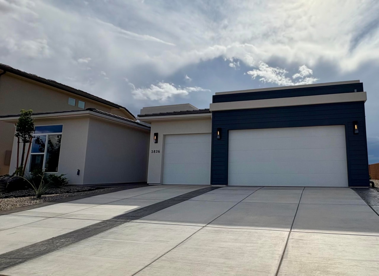 2826 E Smith Creek DR Washington, UT 84780 home for sale, MLS#25-257485 - Erika Rogers