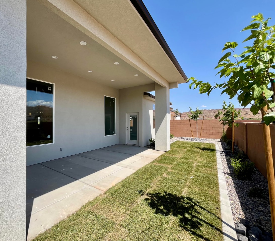 2850 E Smith Creek DR Washington, UT 84780 home for sale, MLS#25-260380 - Erika Rogers Photo 26