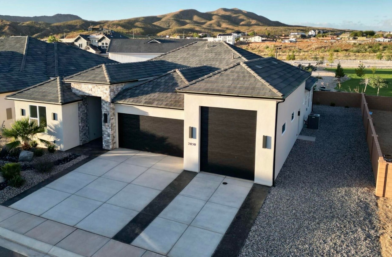 2850 E Smith Creek DR Washington, UT 84780 home for sale, MLS#25-260380 - Erika Rogers