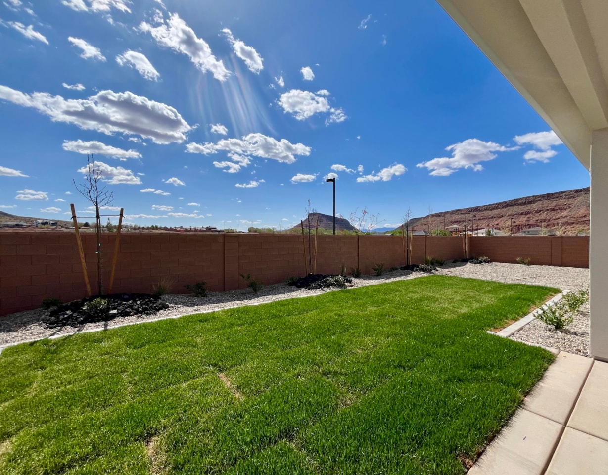 2826 E Smith Creek DR Washington, UT 84780 home for sale, MLS#25-257485 - Erika Rogers Photo 31