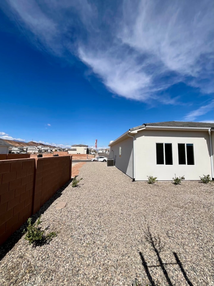 2826 E Smith Creek DR Washington, UT 84780 home for sale, MLS#25-257485 - Erika Rogers Photo 34