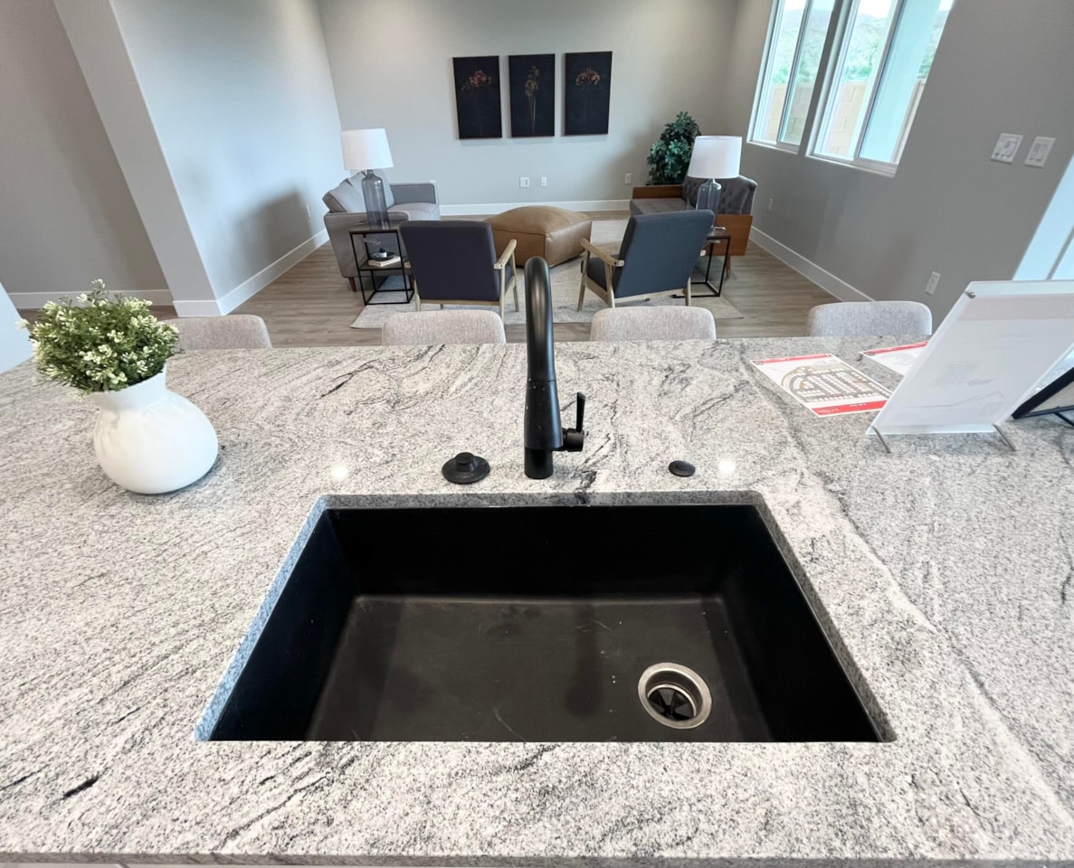 2826 E Smith Creek DR Washington, UT 84780 home for sale, MLS#25-257485 - Erika Rogers Photo 15