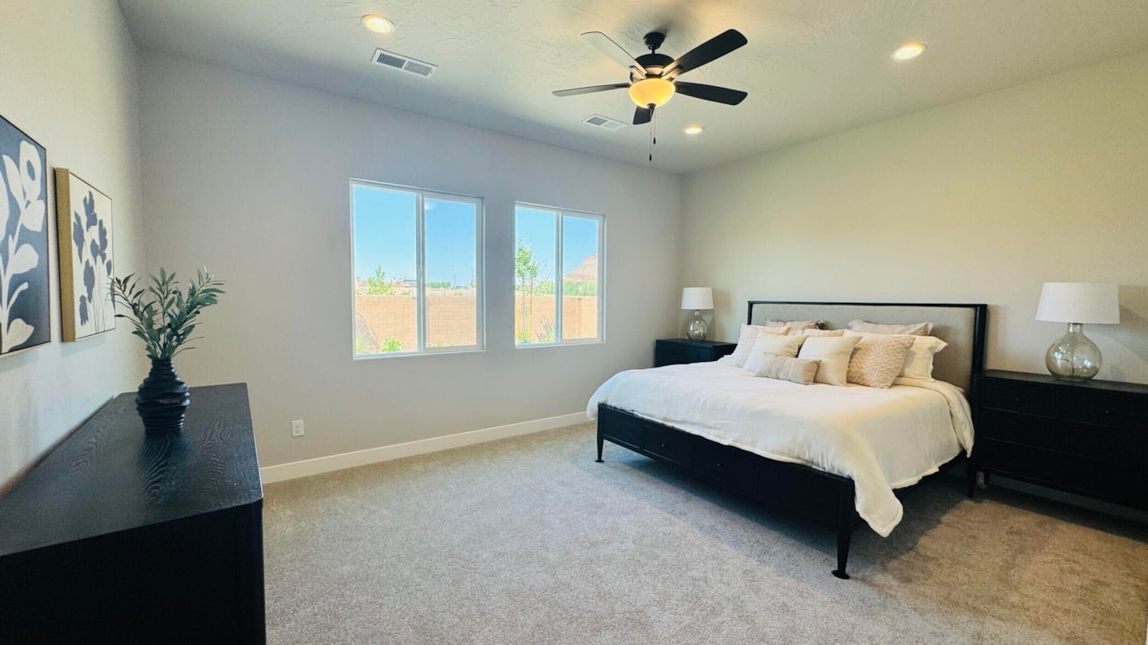 2826 E Smith Creek DR Washington, UT 84780 home for sale, MLS#25-257485 - Erika Rogers Photo 18