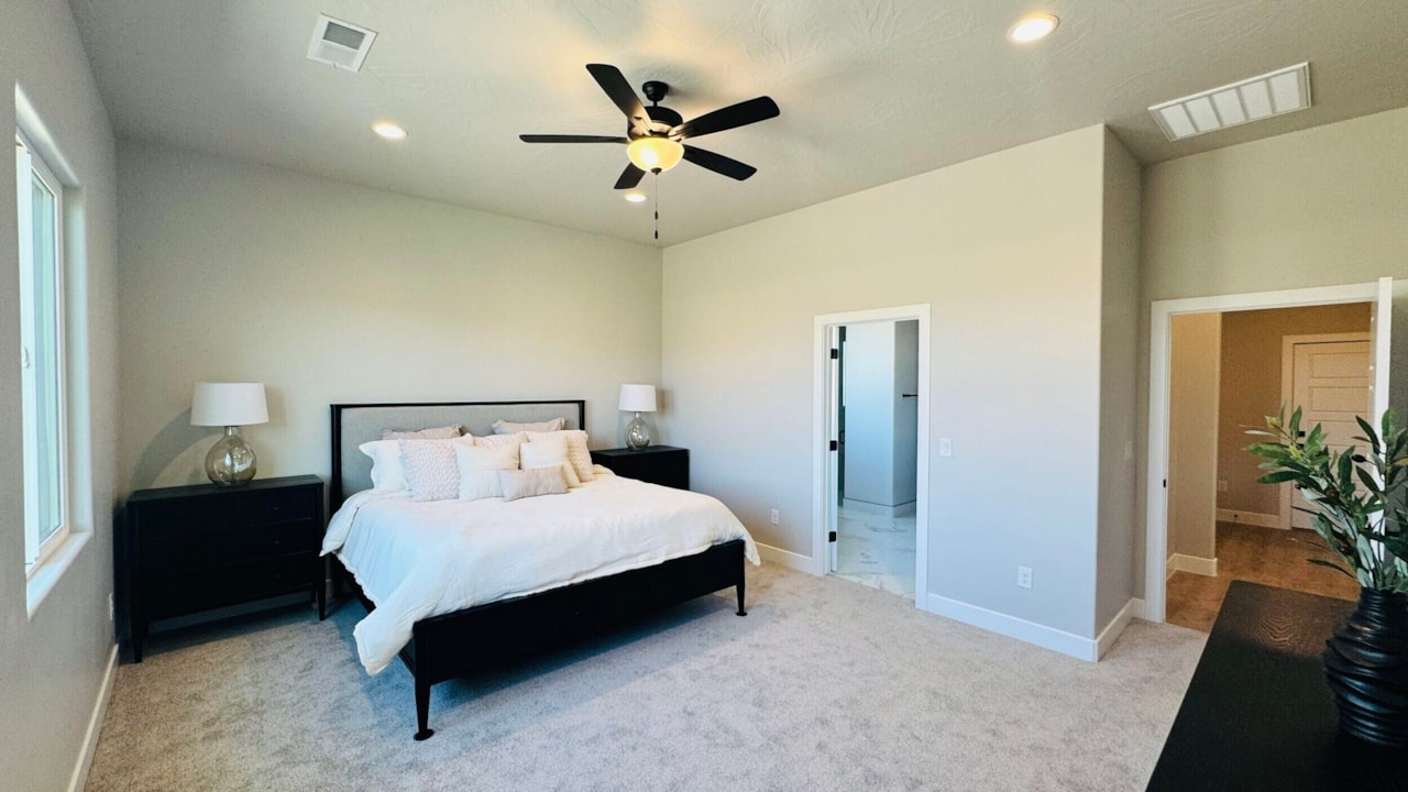 2826 E Smith Creek DR Washington, UT 84780 home for sale, MLS#25-257485 - Erika Rogers Photo 19