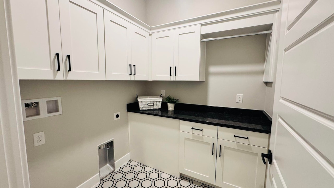 2826 E Smith Creek DR Washington, UT 84780 home for sale, MLS#25-257485 - Erika Rogers Photo 26