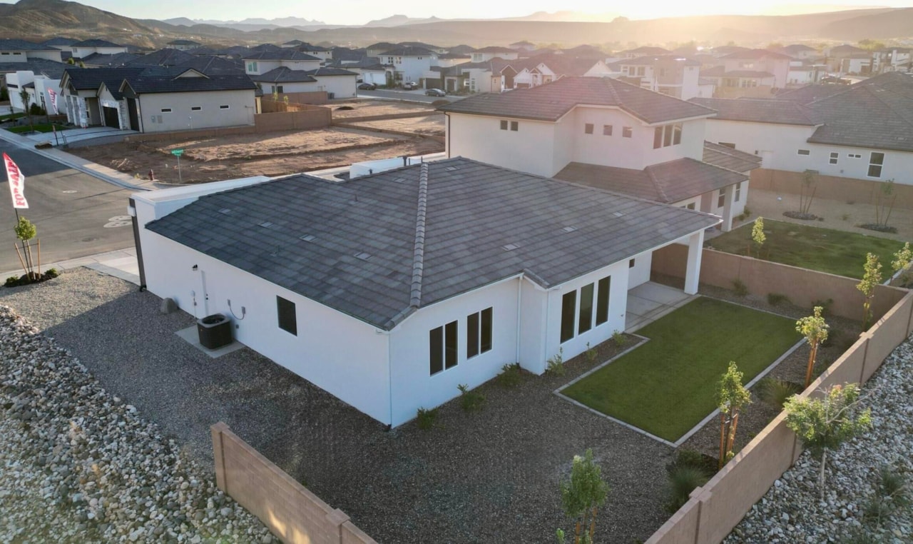 2826 E Smith Creek DR Washington, UT 84780 home for sale, MLS#25-257485 - Erika Rogers Photo 28