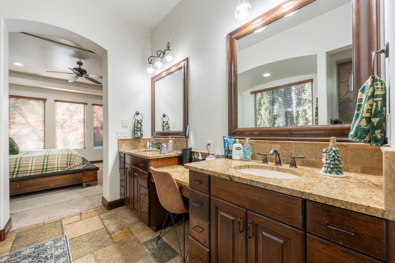 2546 E 1240  S St George, UT 84790 home for sale, MLS#25-267451 - Erika Rogers Photo 14