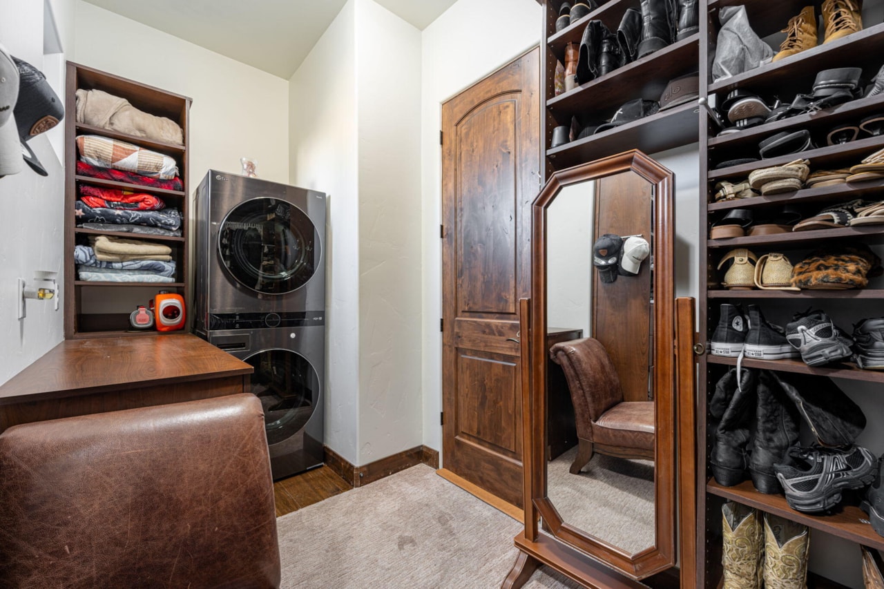 2546 E 1240  S St George, UT 84790 home for sale, MLS#25-267451 - Erika Rogers Photo 15