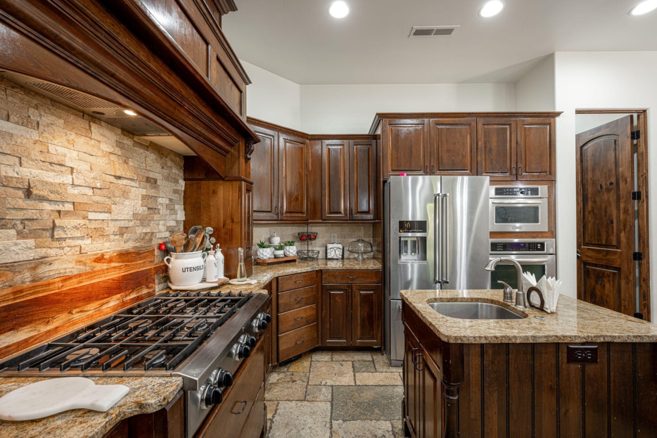 2546 E 1240  S St George, UT 84790 home for sale, MLS#25-267451 - Erika Rogers Photo 23