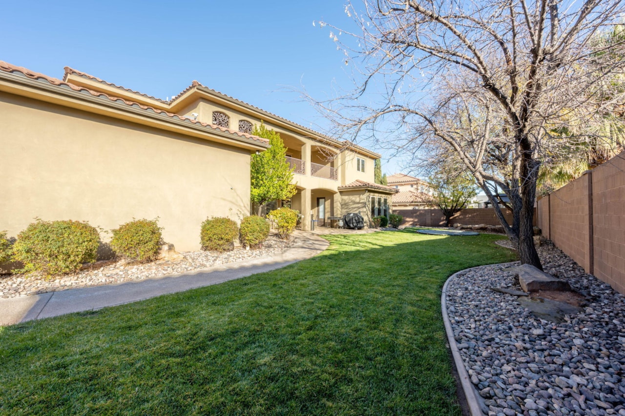 2546 E 1240  S St George, UT 84790 home for sale, MLS#25-267451 - Erika Rogers Photo 41