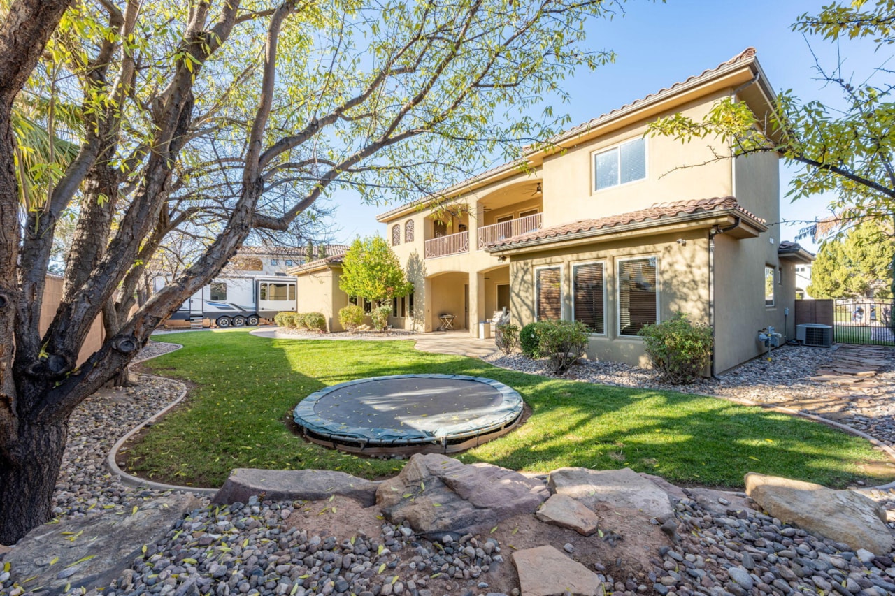 2546 E 1240  S St George, UT 84790 home for sale, MLS#25-267451 - Erika Rogers Photo 42