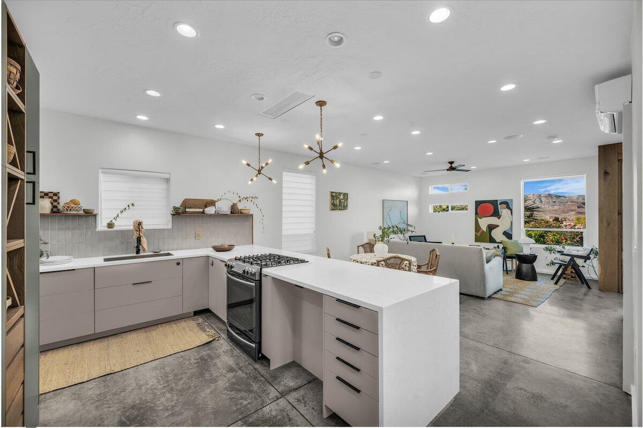 438 N Stone Mountain DR #45 St George, UT 84770 home for sale, MLS#25-267227 - Erika Rogers Photo 2