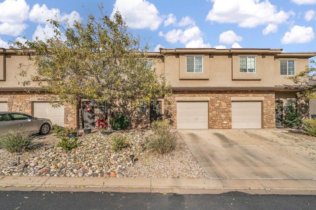 370 W Buena Vista Blvd #83 Washington, UT 84780 home for sale, MLS#25-267469 - Erika Rogers Photo 2