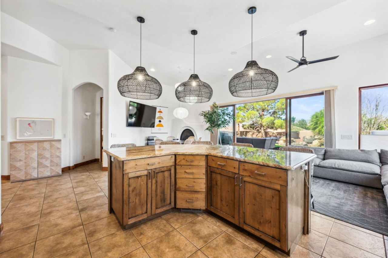 2090 Tuweap DR #9 St George, UT 84770 home for sale, MLS#25-261669 - Erika Rogers Photo 7