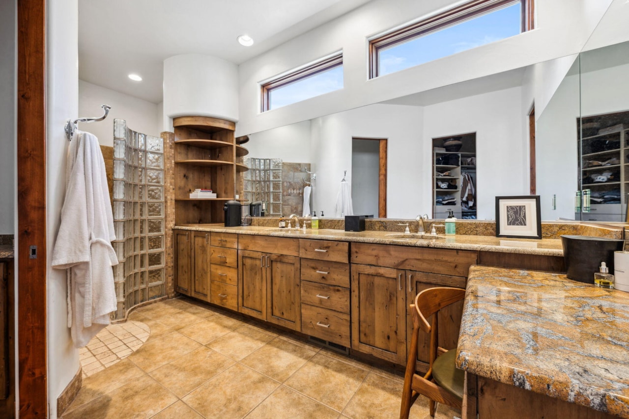 2090 Tuweap DR #9 St George, UT 84770 home for sale, MLS#25-261669 - Erika Rogers Photo 16