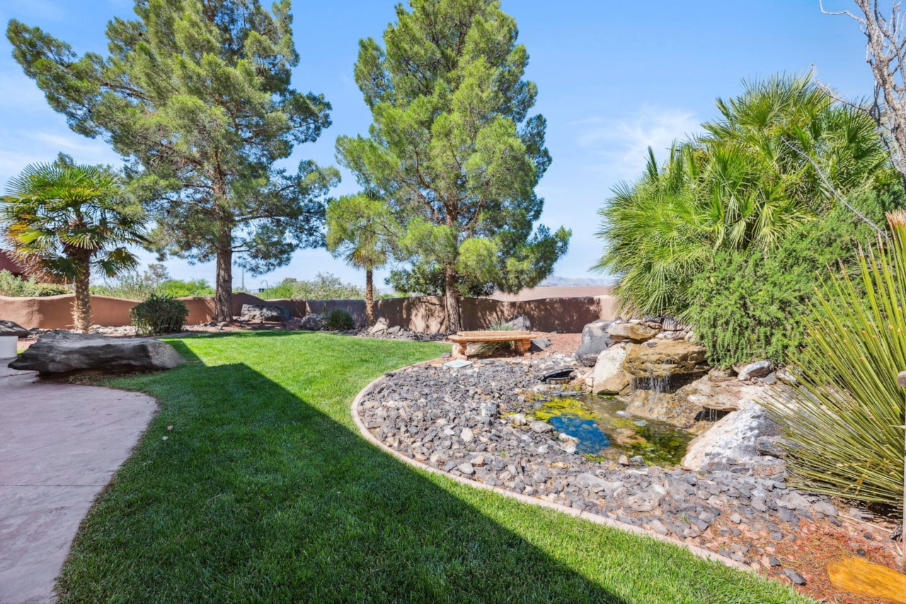 2090 Tuweap DR #9 St George, UT 84770 home for sale, MLS#25-261669 - Erika Rogers Photo 27