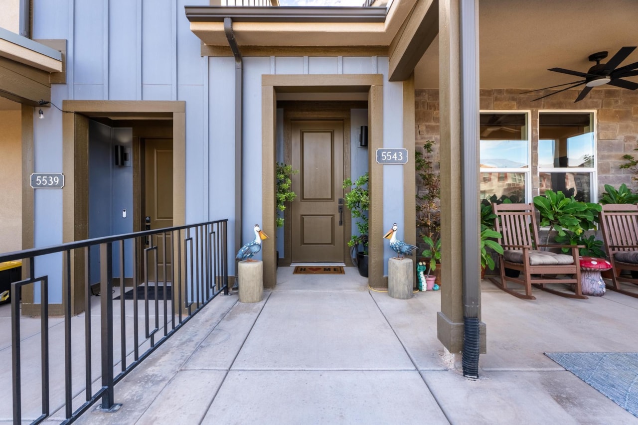 5543 S Carnelian Parkway St George, UT 84790 home for sale, MLS#25-265402 - Erika Rogers Photo 8