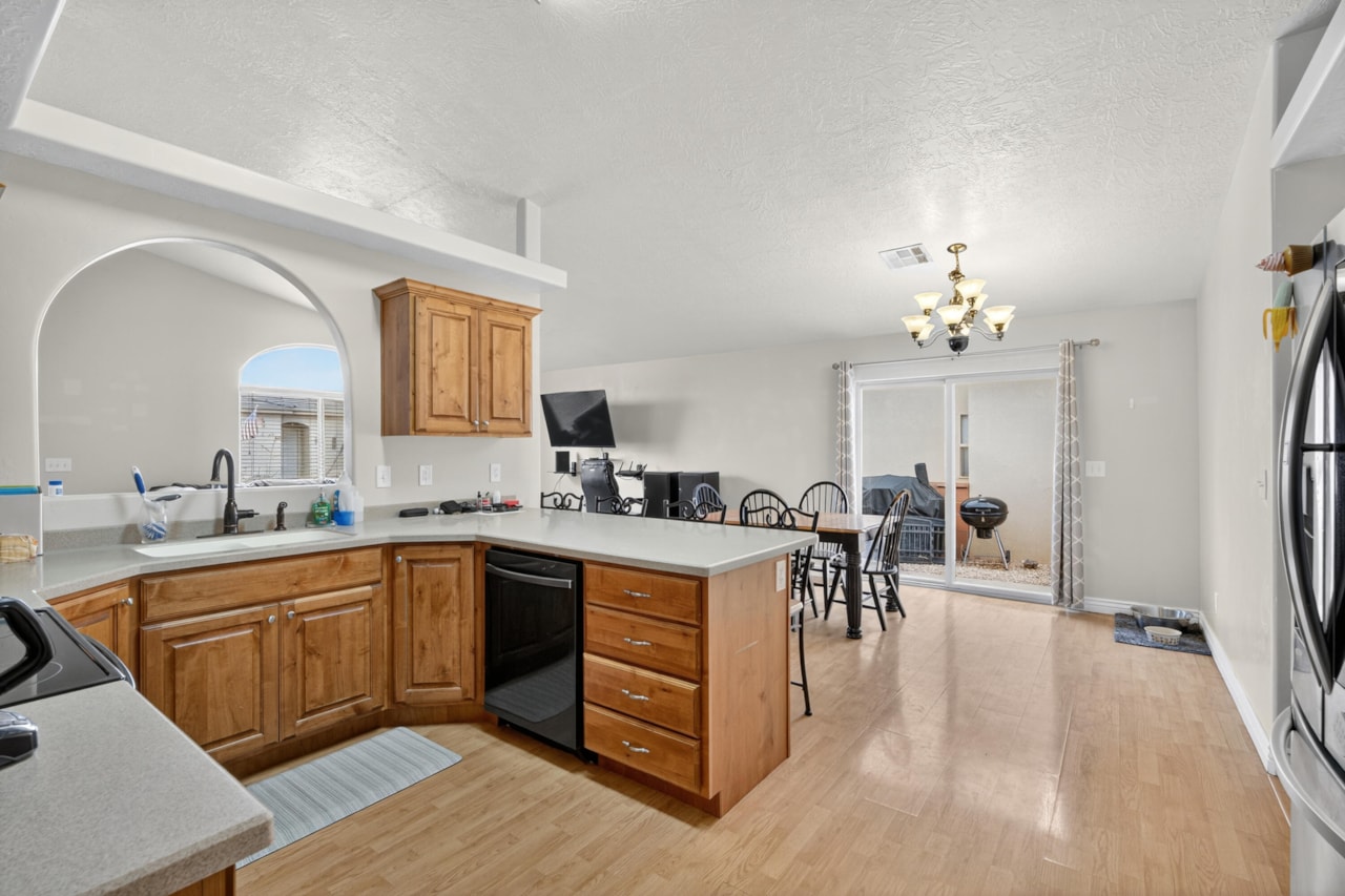 1314 E Pine Valley ST Washington, UT 84780 home for sale, MLS#25-266349 - Erika Rogers Photo 11