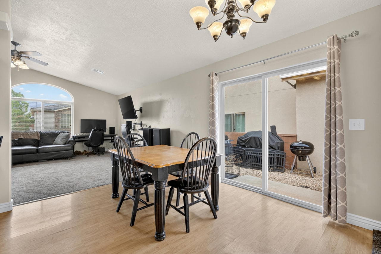 1314 E Pine Valley ST Washington, UT 84780 home for sale, MLS#25-266349 - Erika Rogers Photo 12