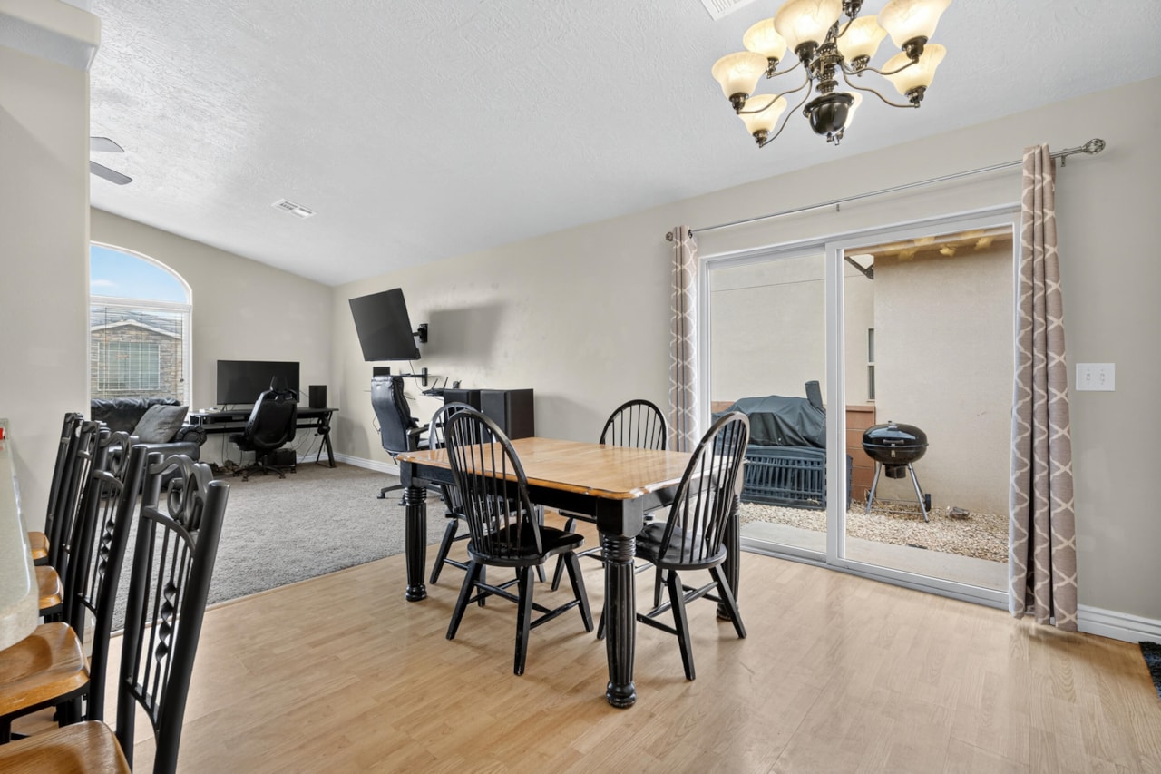 1314 E Pine Valley ST Washington, UT 84780 home for sale, MLS#25-266349 - Erika Rogers Photo 13