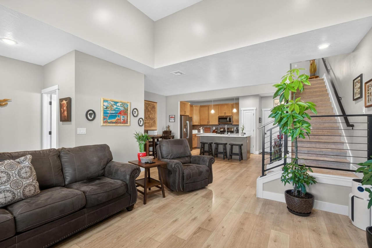 5543 S Carnelian Parkway St George, UT 84790 home for sale, MLS#25-265402 - Erika Rogers Photo 14