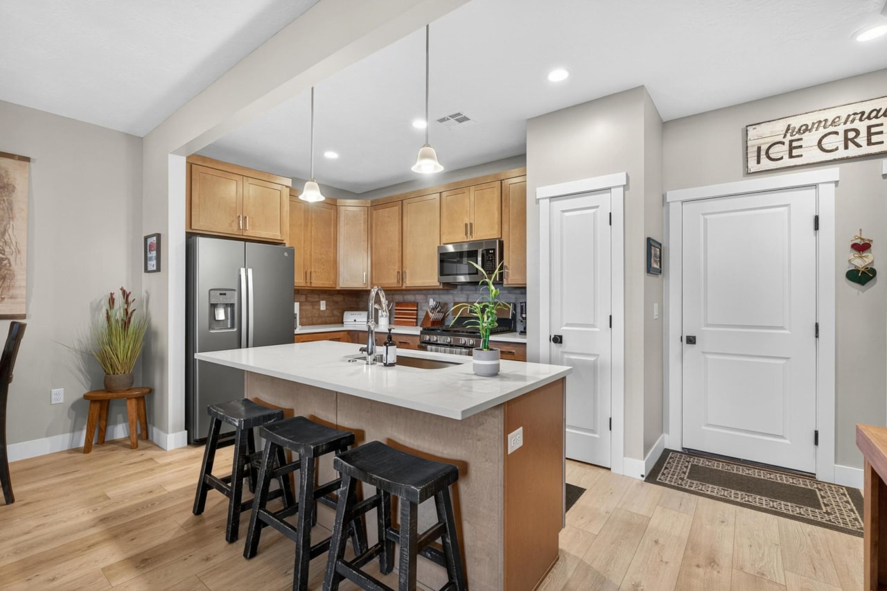 5543 S Carnelian Parkway St George, UT 84790 home for sale, MLS#25-265402 - Erika Rogers Photo 15