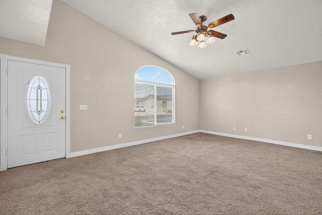 1314 E Pine Valley ST Washington, UT 84780 home for sale, MLS#25-266349 - Erika Rogers Photo 16