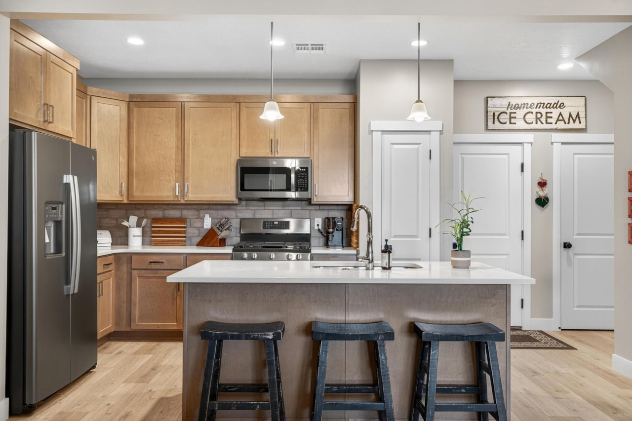 5543 S Carnelian Parkway St George, UT 84790 home for sale, MLS#25-265402 - Erika Rogers Photo 18