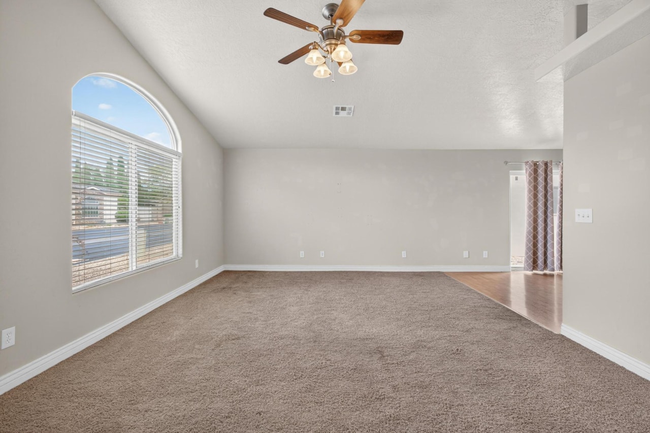 1314 E Pine Valley ST Washington, UT 84780 home for sale, MLS#25-266349 - Erika Rogers Photo 17