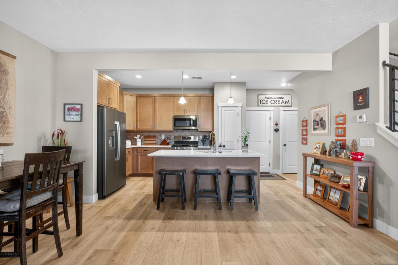 5543 S Carnelian Parkway St George, UT 84790 home for sale, MLS#25-265402 - Erika Rogers Photo 19