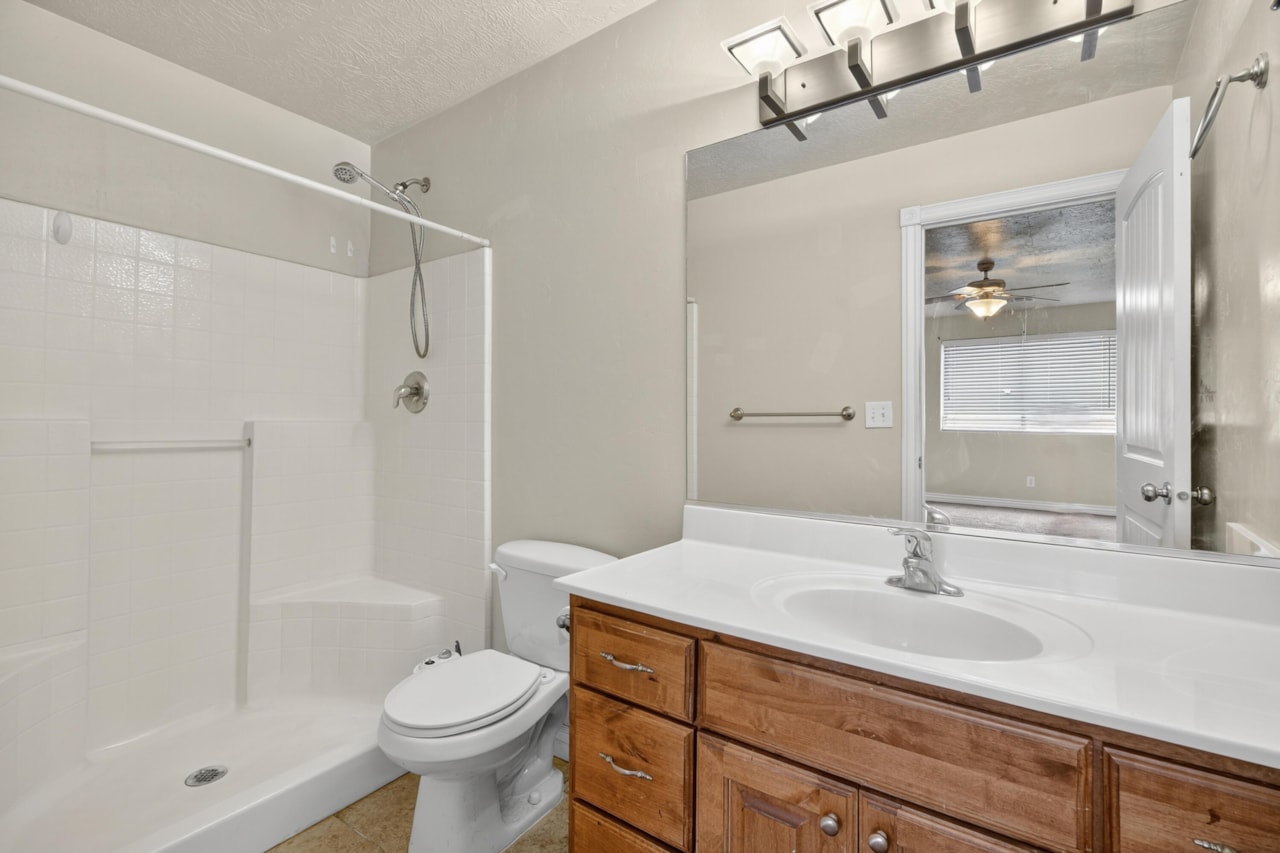 1314 E Pine Valley ST Washington, UT 84780 home for sale, MLS#25-266349 - Erika Rogers Photo 18