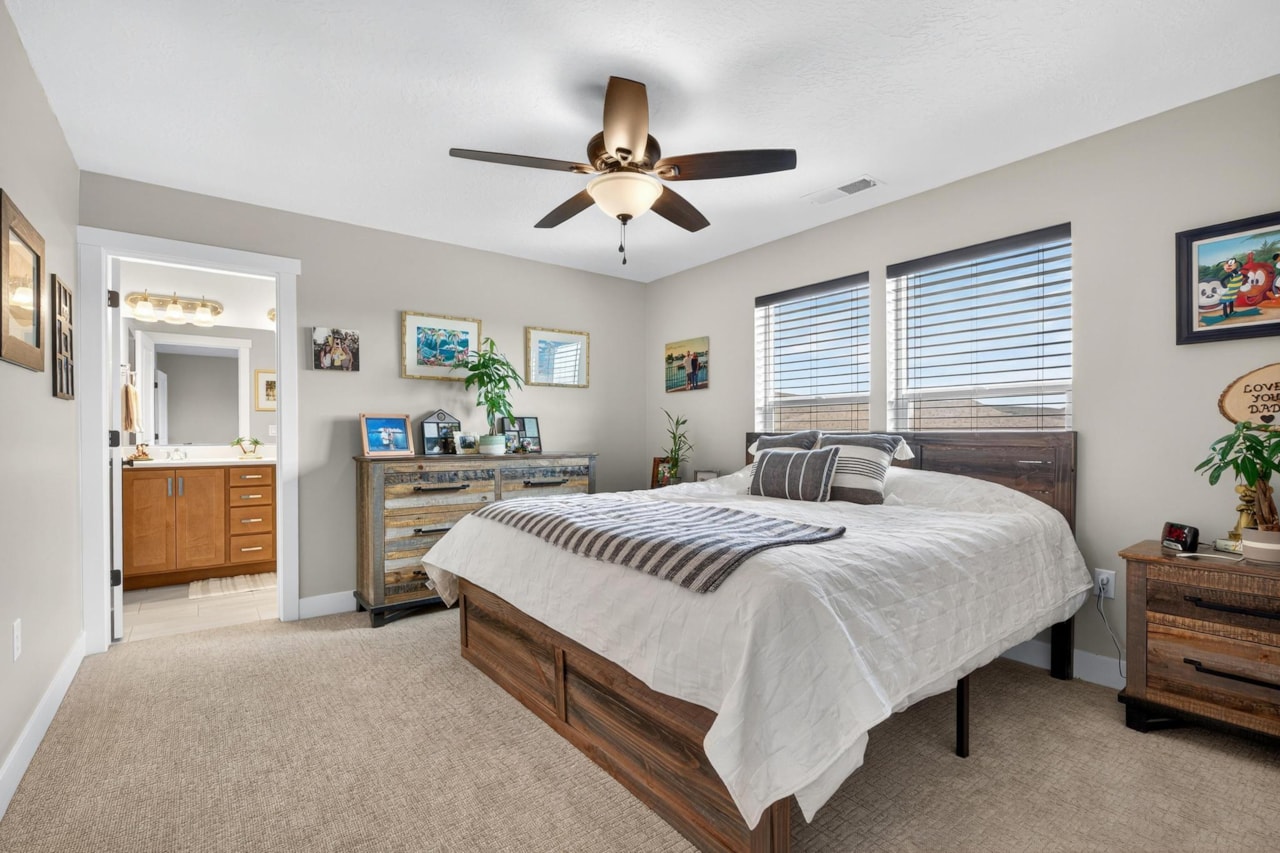 5543 S Carnelian Parkway St George, UT 84790 home for sale, MLS#25-265402 - Erika Rogers Photo 27