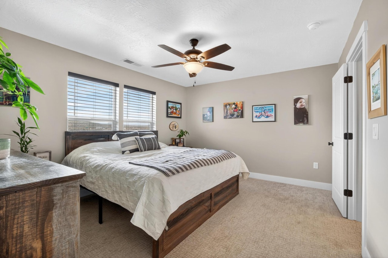 5543 S Carnelian Parkway St George, UT 84790 home for sale, MLS#25-265402 - Erika Rogers Photo 28