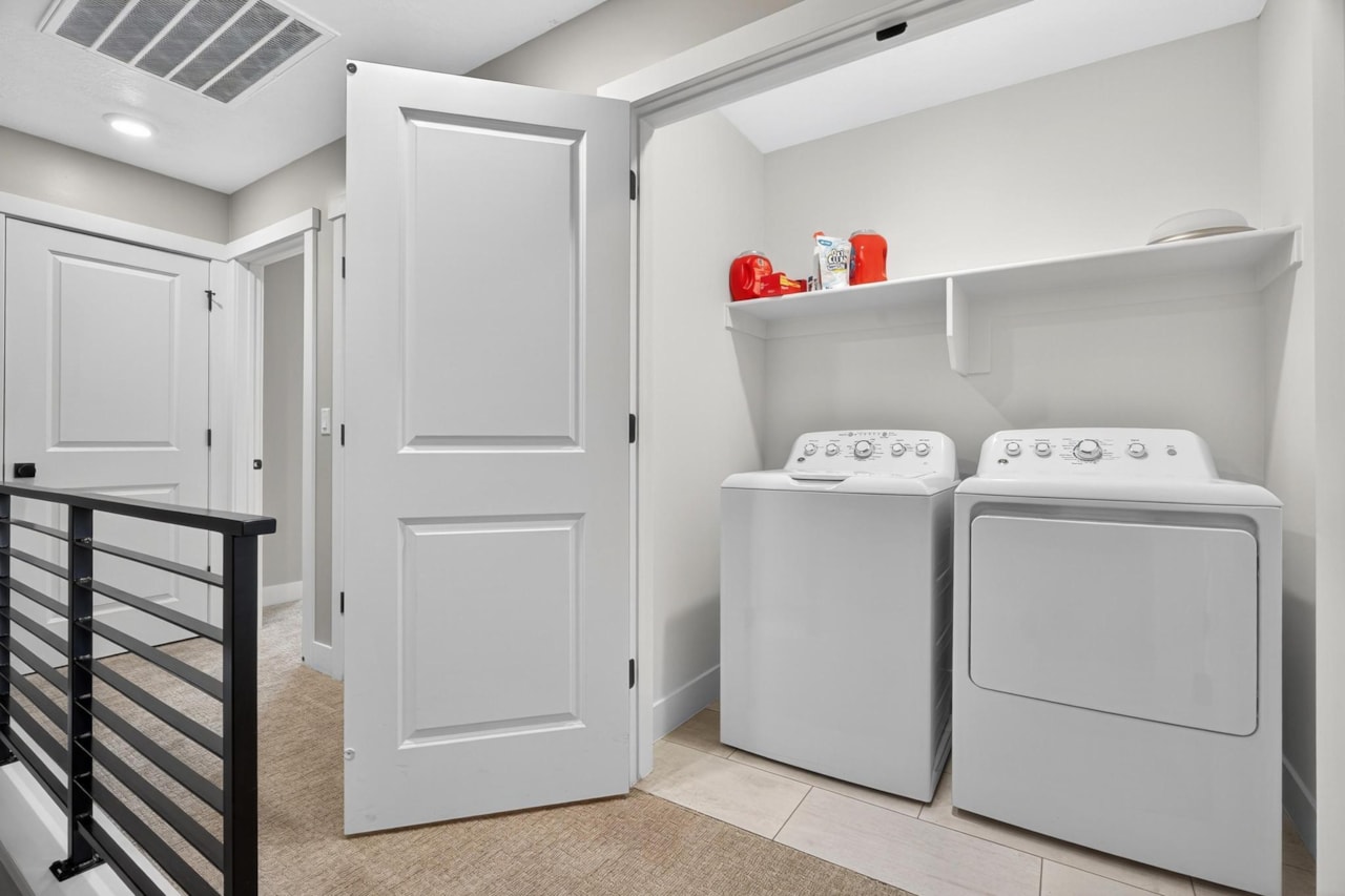 5543 S Carnelian Parkway St George, UT 84790 home for sale, MLS#25-265402 - Erika Rogers Photo 39