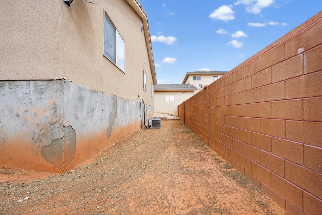 1314 E Pine Valley ST Washington, UT 84780 home for sale, MLS#25-266349 - Erika Rogers Photo 33