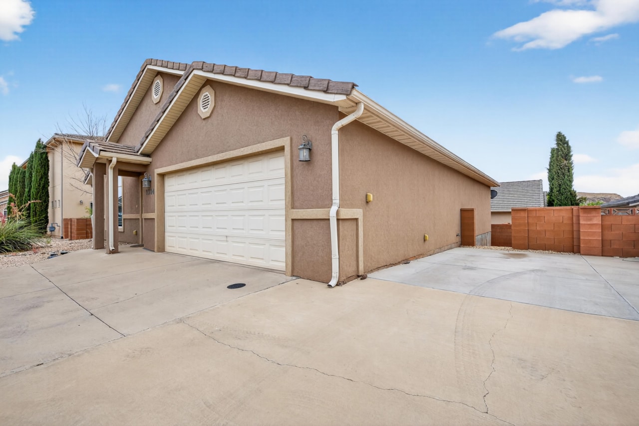 1314 E Pine Valley ST Washington, UT 84780 home for sale, MLS#25-266349 - Erika Rogers Photo 39