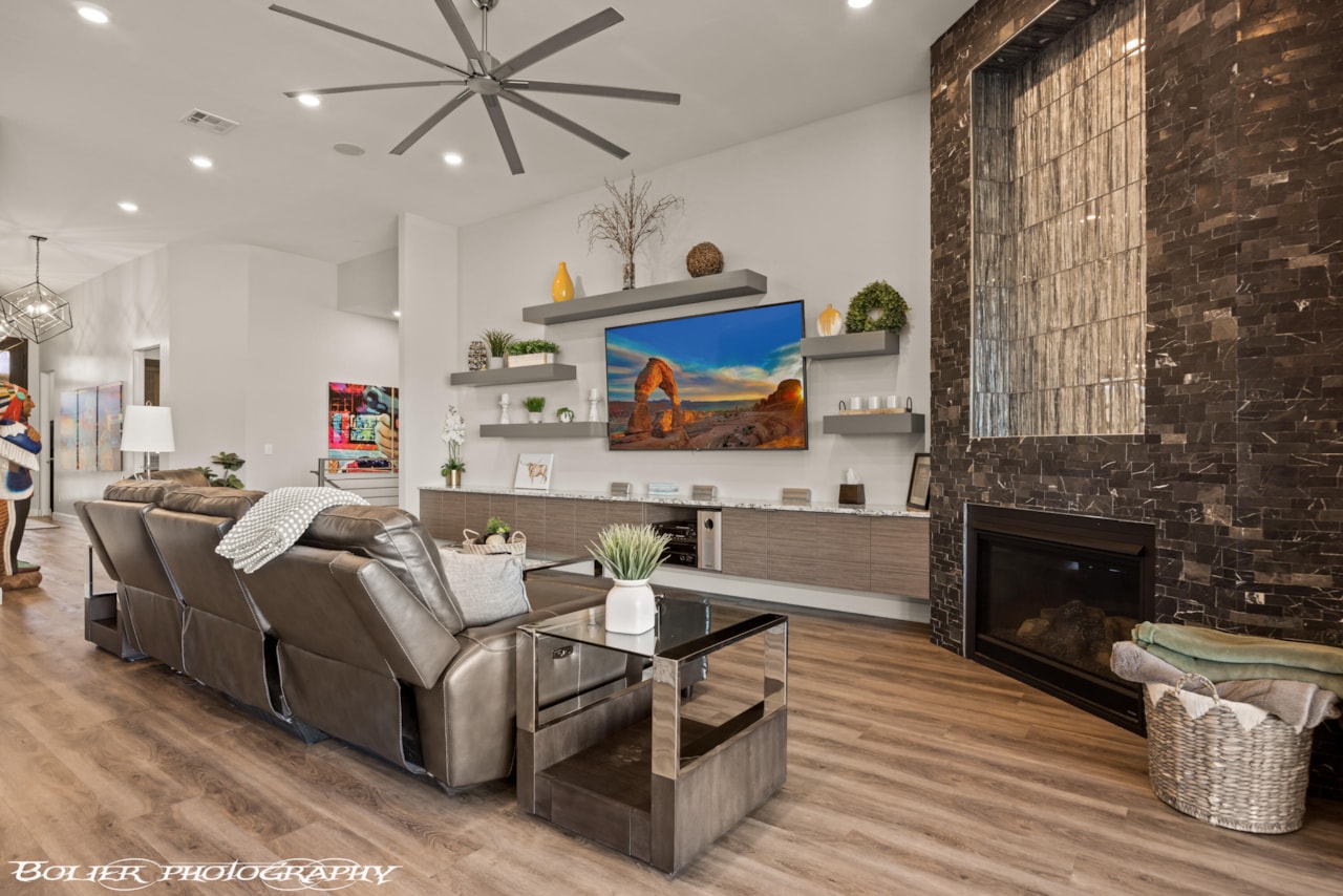 728 W Sir Monte DR St George, UT 84770 home for sale, MLS#25-263653 - Erika Rogers Photo 11