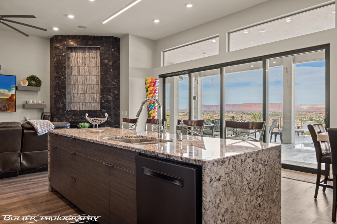 728 W Sir Monte DR St George, UT 84770 home for sale, MLS#25-263653 - Erika Rogers Photo 13