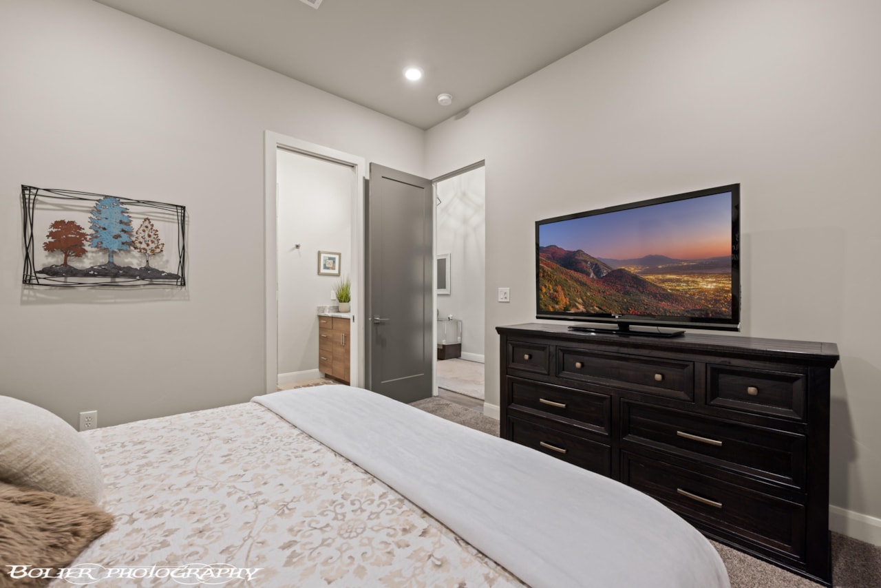 728 W Sir Monte DR St George, UT 84770 home for sale, MLS#25-263653 - Erika Rogers Photo 38