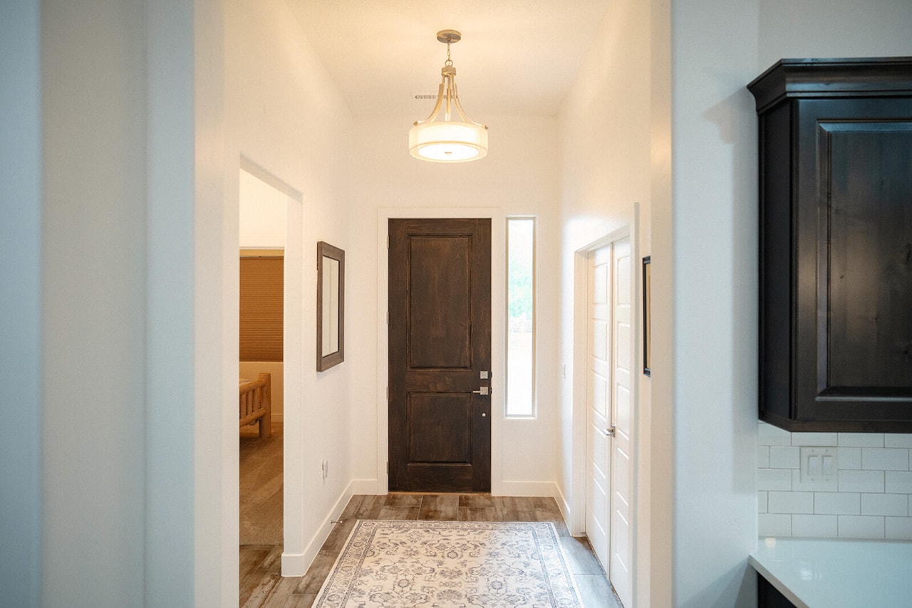 1060 N Ocotillo DR Washington, UT 84780 home for sale, MLS#25-262096 - Erika Rogers Photo 2