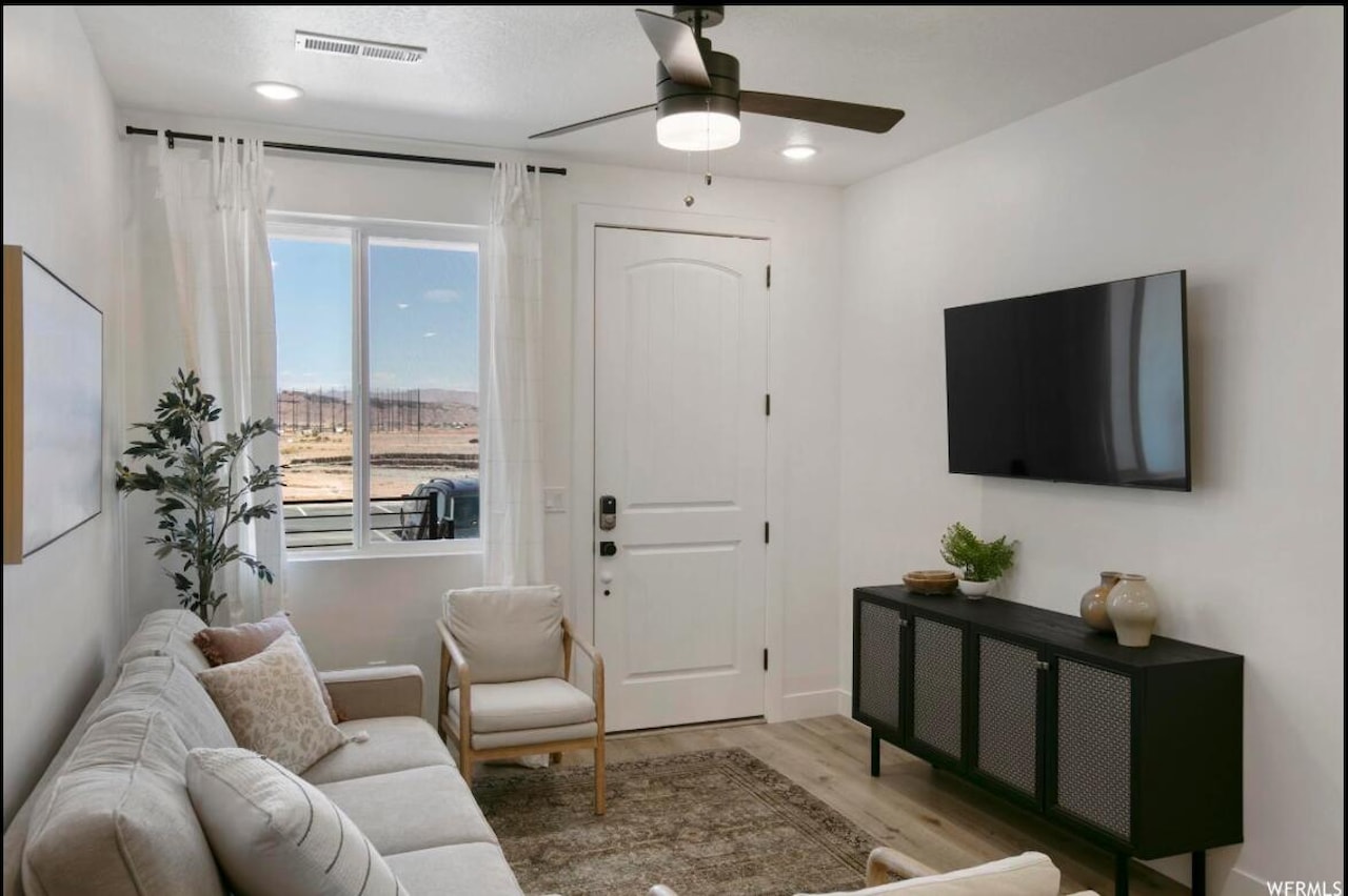 5399 S Cerulean #99 St George, UT 84790 home for sale, MLS#25-267495 - Erika Rogers Photo 4