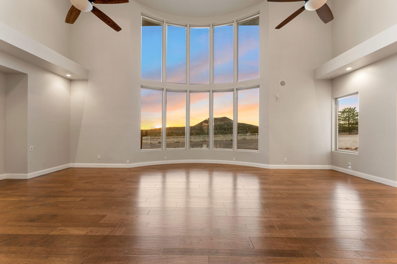 533 W Canyon Trails CIR Dammeron Valley, UT 84783 home for sale, MLS#25-266020 - Erika Rogers Photo 15