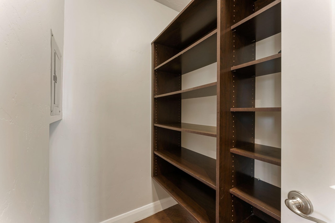 533 W Canyon Trails CIR Dammeron Valley, UT 84783 home for sale, MLS#25-266020 - Erika Rogers Photo 24