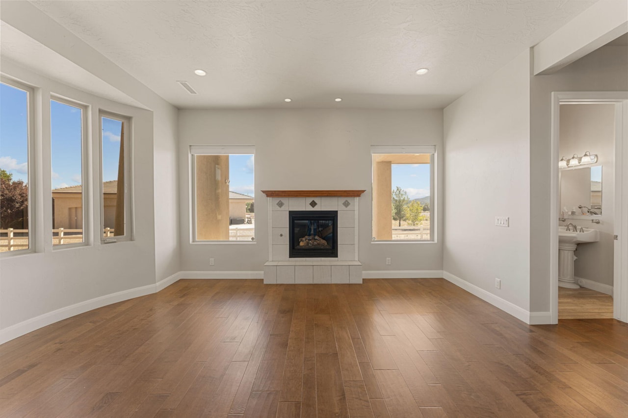 533 W Canyon Trails CIR Dammeron Valley, UT 84783 home for sale, MLS#25-266020 - Erika Rogers Photo 30