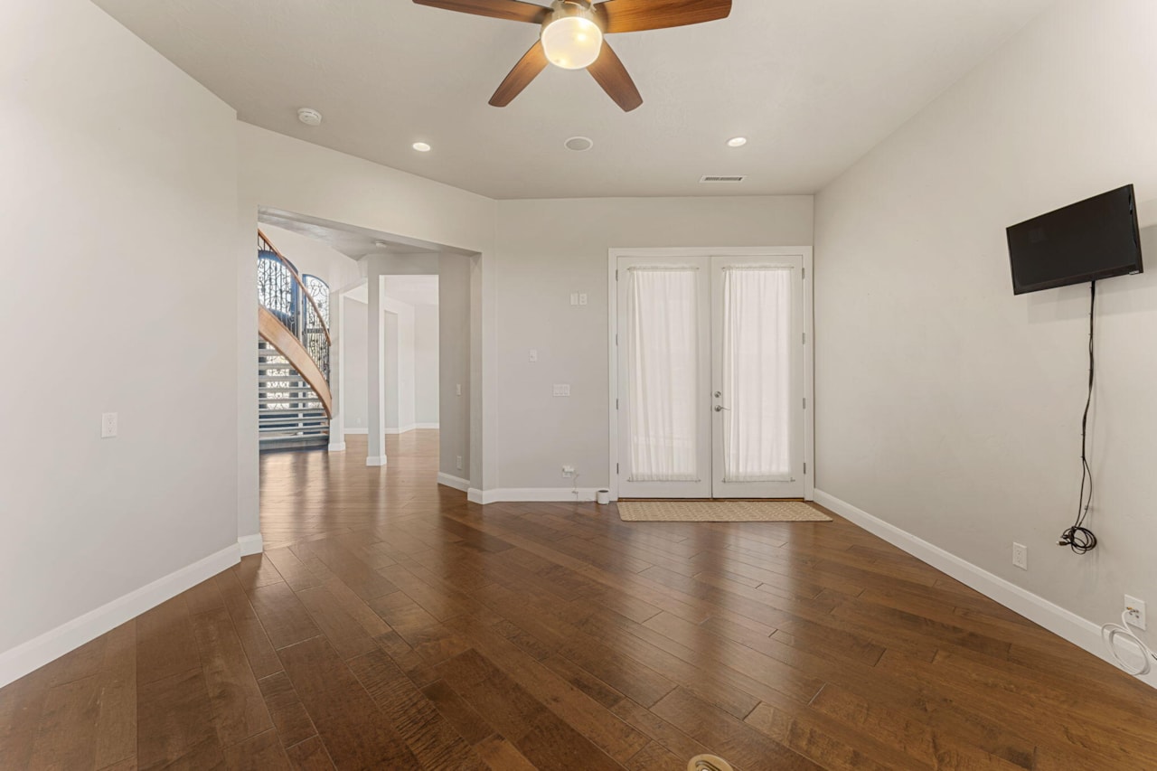 533 W Canyon Trails CIR Dammeron Valley, UT 84783 home for sale, MLS#25-266020 - Erika Rogers Photo 32