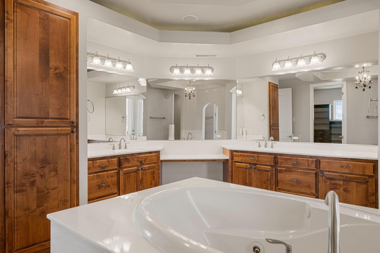 533 W Canyon Trails CIR Dammeron Valley, UT 84783 home for sale, MLS#25-266020 - Erika Rogers Photo 50