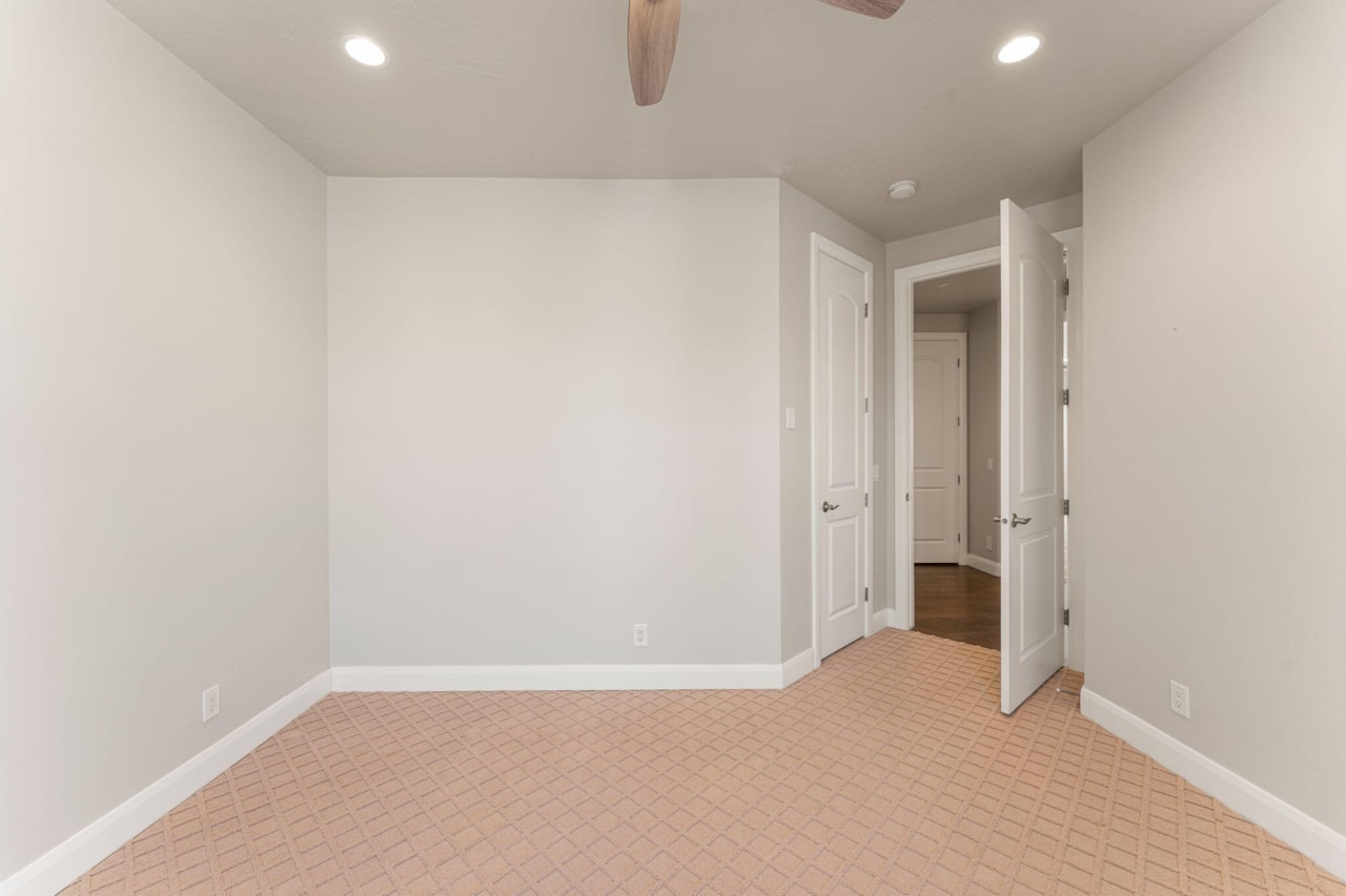 533 W Canyon Trails CIR Dammeron Valley, UT 84783 home for sale, MLS#25-266020 - Erika Rogers Photo 59