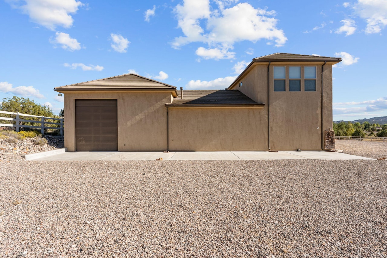 533 W Canyon Trails CIR Dammeron Valley, UT 84783 home for sale, MLS#25-266020 - Erika Rogers Photo 85