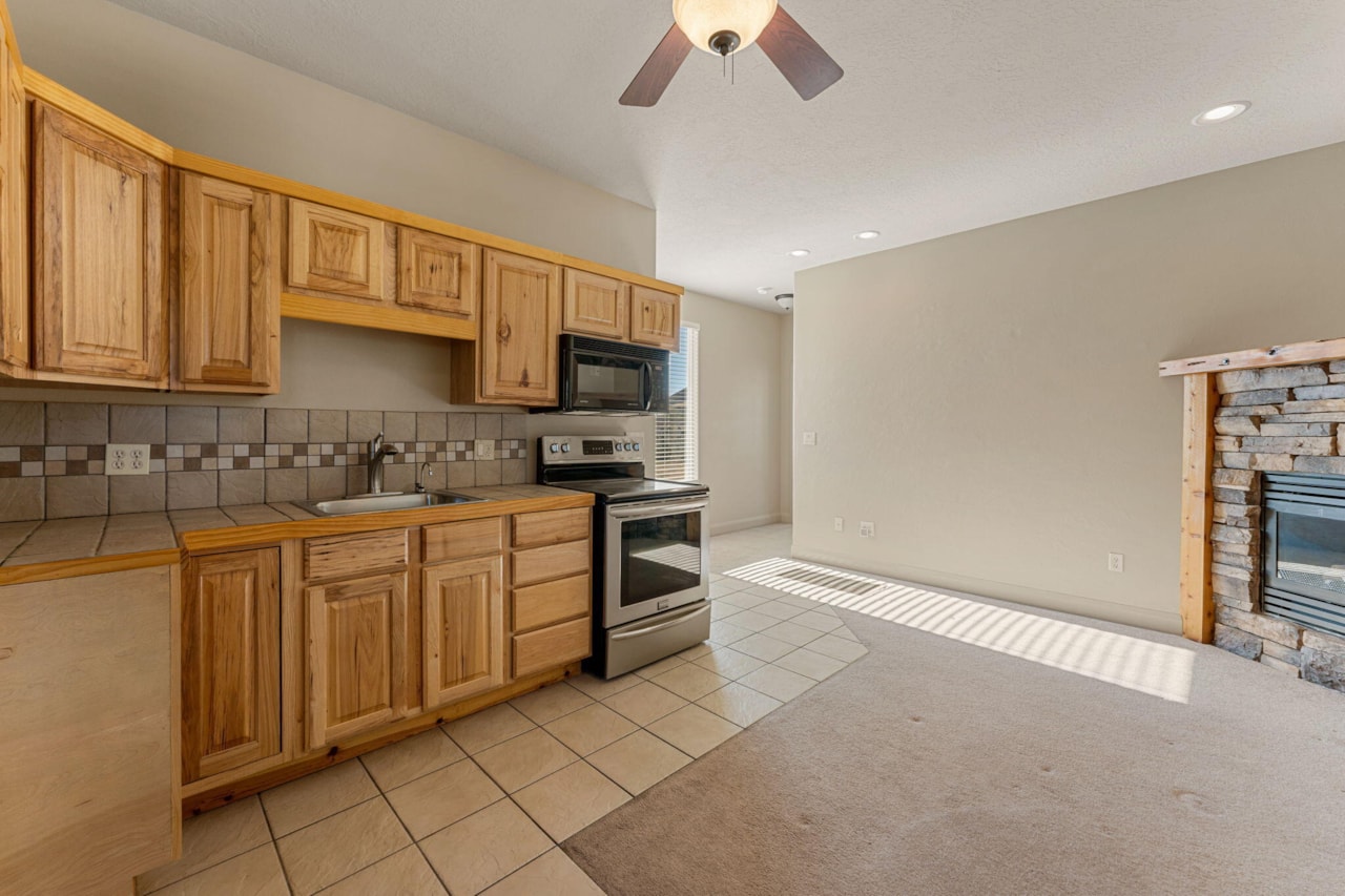 533 W Canyon Trails CIR Dammeron Valley, UT 84783 home for sale, MLS#25-266020 - Erika Rogers Photo 94