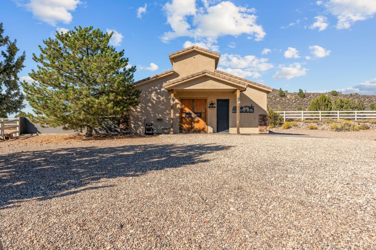 533 W Canyon Trails CIR Dammeron Valley, UT 84783 home for sale, MLS#25-266020 - Erika Rogers Photo 107